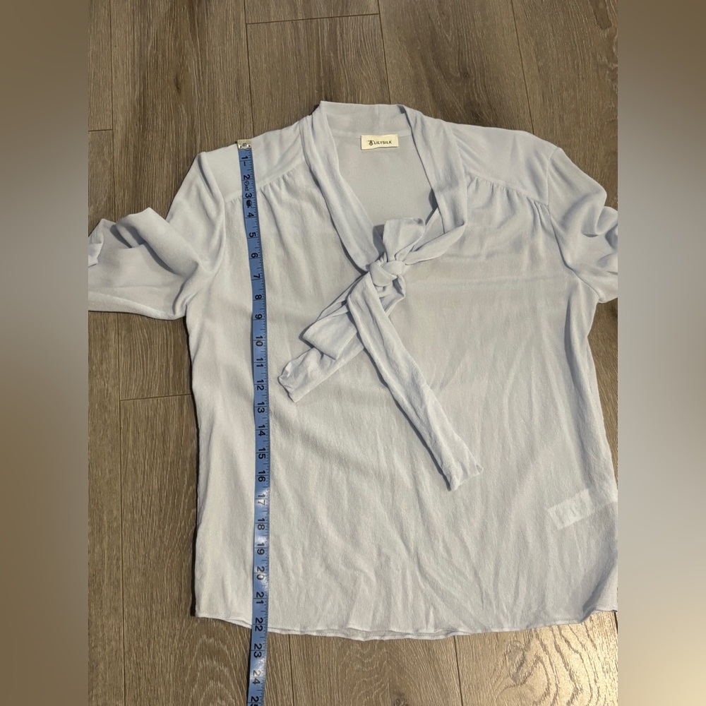 Elegant Light Blue Lilysilk Women's Top. Size XS - Picture 10 of 10